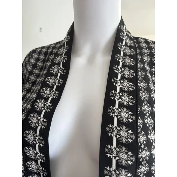 NEW Max Studio Kimono Black White Top Light Jacket Beach Cover up Boho Sz S - Picture 4 of 5
